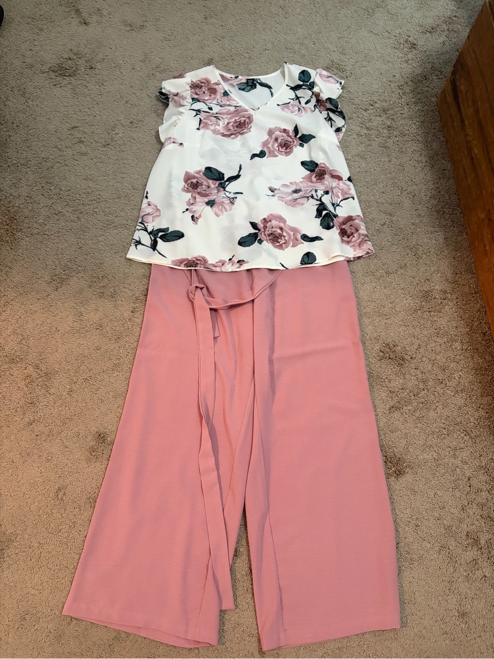 SHEIN Pink Wide-Leg Pants with Floral Short-Sleeve Top